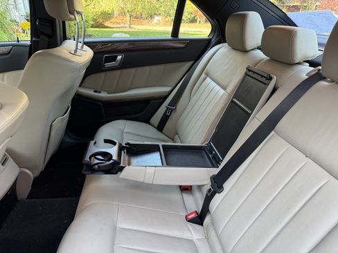 Used 2013 Mercedes-Benz E 350 4MATIC Sedan image 14