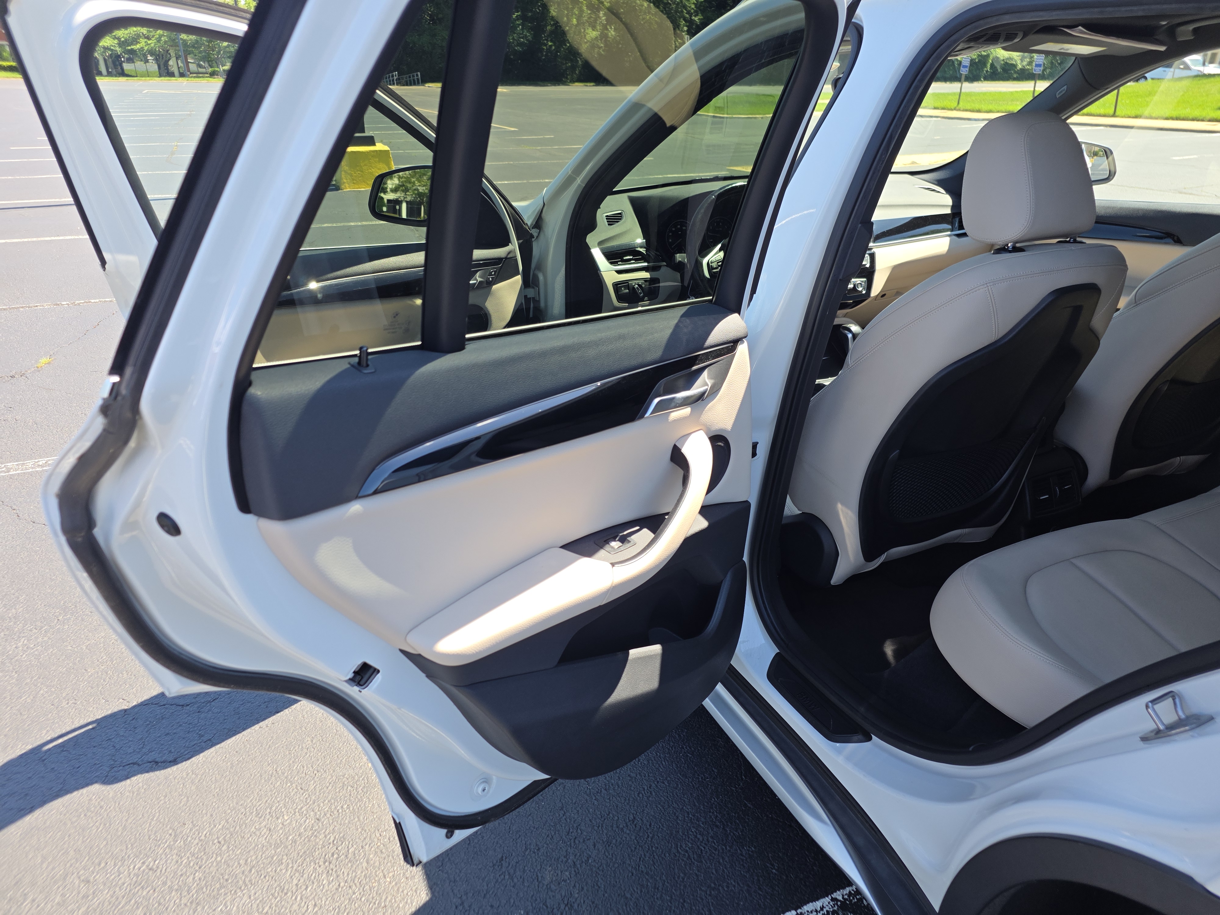 Used 2018 BMW X1 sDrive28i w/ Convenience Package FWD image 10