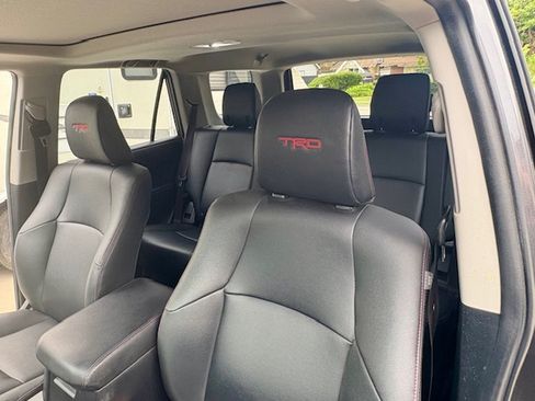 Used 2019 Toyota 4Runner TRD Off-Road Premium image 11