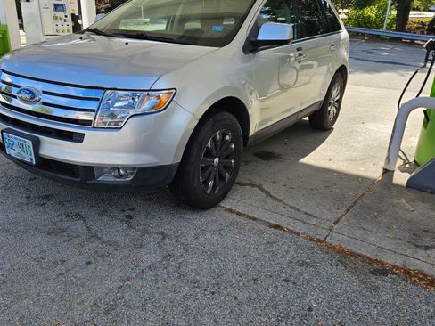 Used 2010 Ford Edge SEL image 1