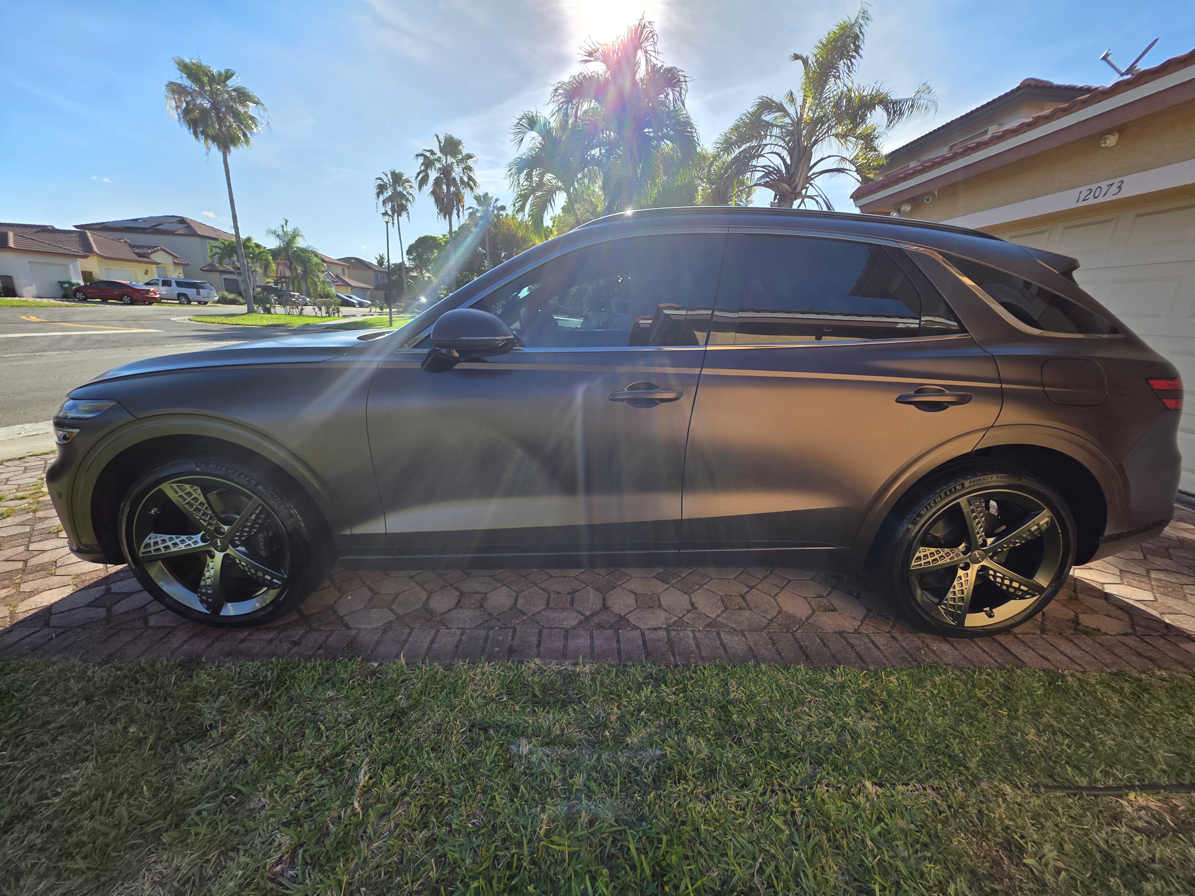 Used 2023 Genesis GV70 2.5T w/ Sport Prestige Package AWD/4WD image 2