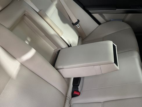 Used 2013 Mercedes-Benz GLK 350 2WD image 12