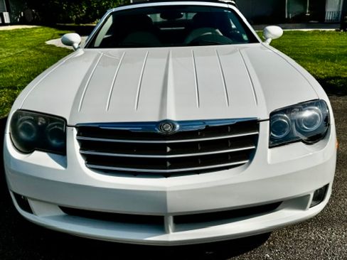 Used 2005 Chrysler Crossfire Limited RWD image 2