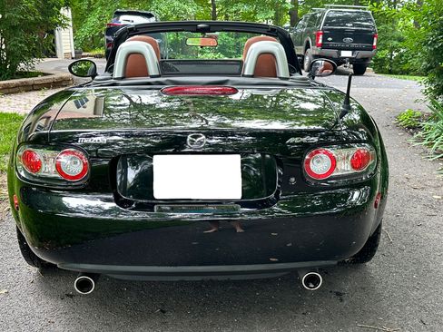 Used 2006 MAZDA MX-5 Miata Grand Touring RWD image 8