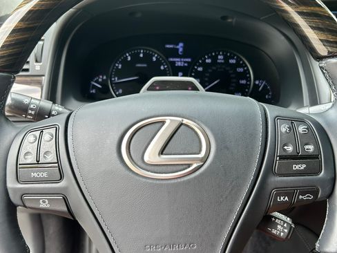 Used 2016 Lexus LS 460 L RWD image 12