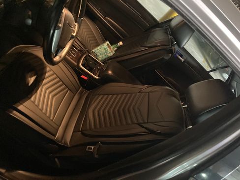 Used 2014 Chrysler 300 C image 15