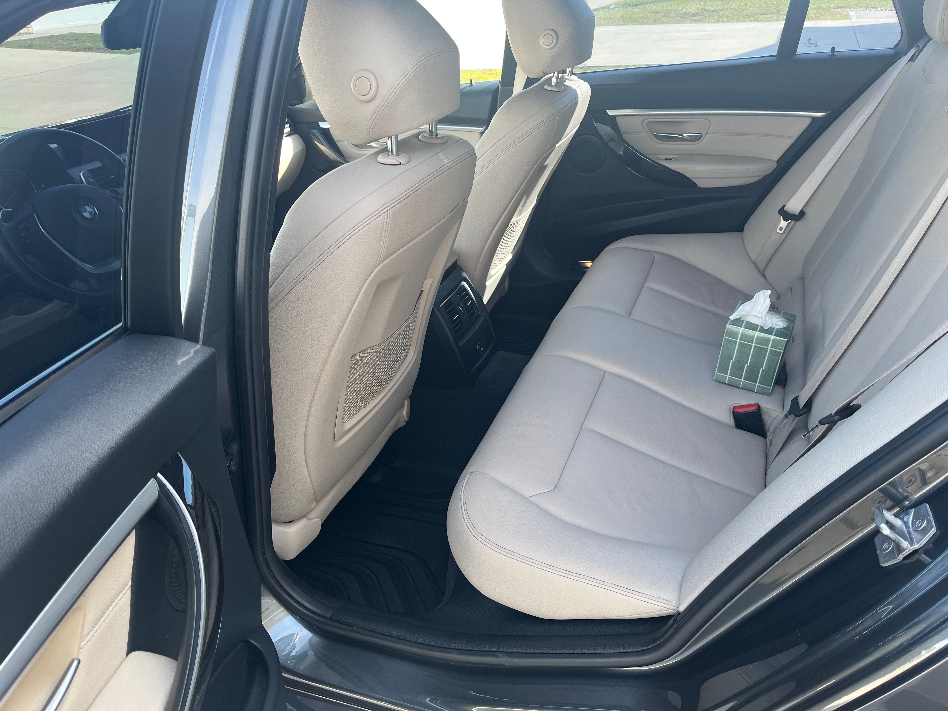Used 2018 BMW 330i xDrive Wagon AWD/4WD image 9