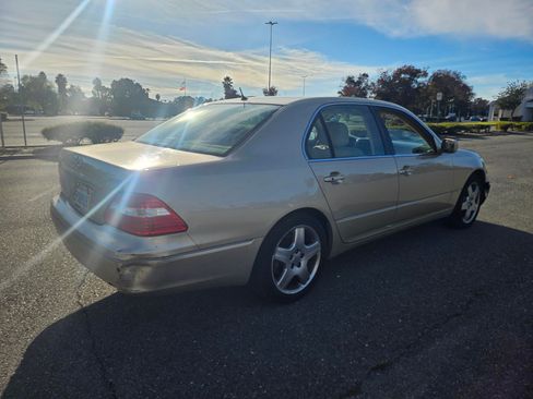 Used 2005 Lexus LS 430 image 10