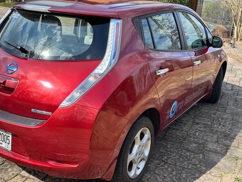 Used 2012 Nissan Leaf SL w/ Eco Design Pkg image 8