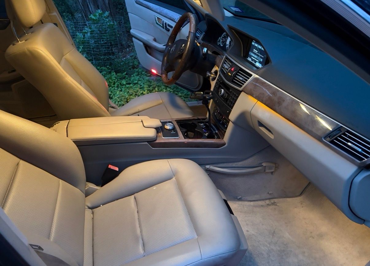 Used 2011 Mercedes-Benz E 350 Sedan image 14