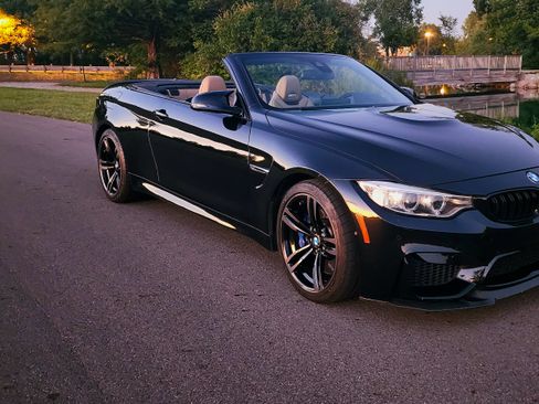 Used 2015 BMW M4 Convertible image 15