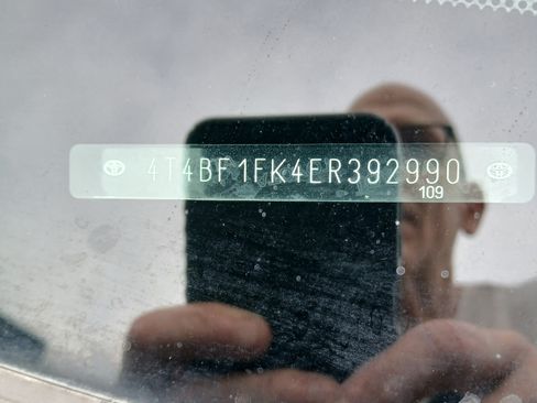 Used 2014 Toyota Camry LE image 12