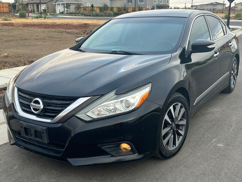 Used 2016 Nissan Altima 2.5 SL w/ 2.5 Technology Package image 5