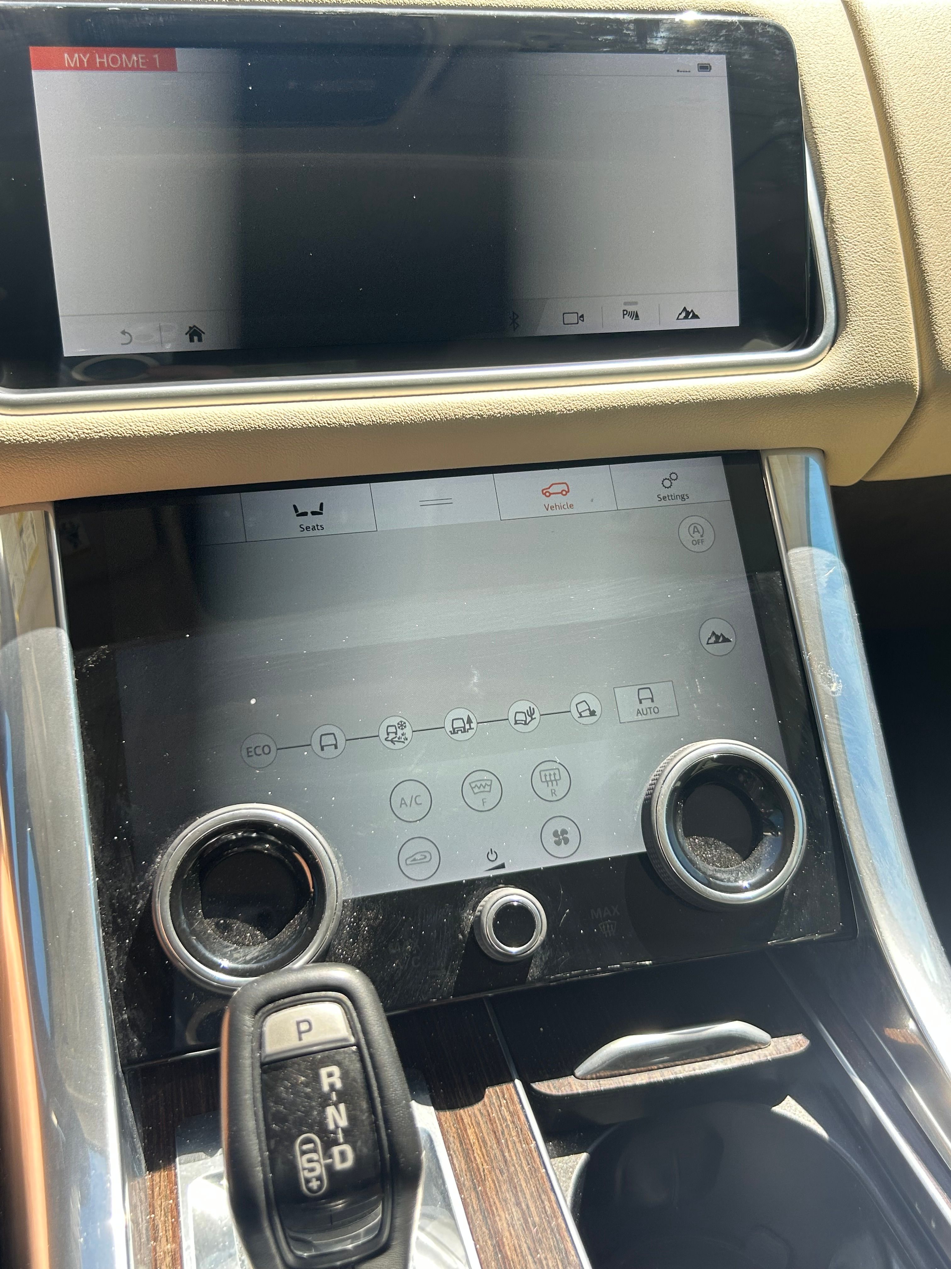 Used 2019 Land Rover Range Rover Sport SE AWD/4WD image 11