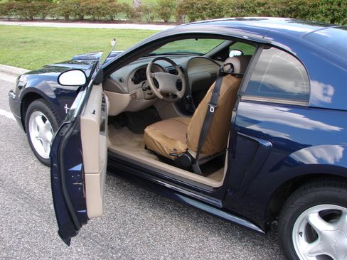 Used 2003 Ford Mustang Coupe image 11