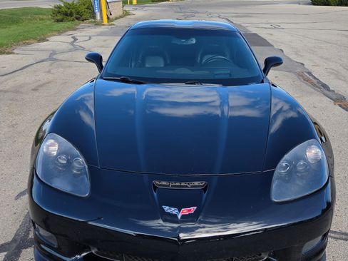 Used 2009 Chevrolet Corvette Z06 w/ Preferred Equipment Group image 2