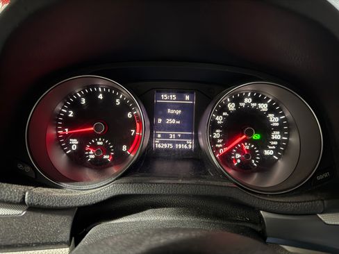 Used 2017 Volkswagen Passat 1.8T R-Line w/ R-Line Lighting Package image 13