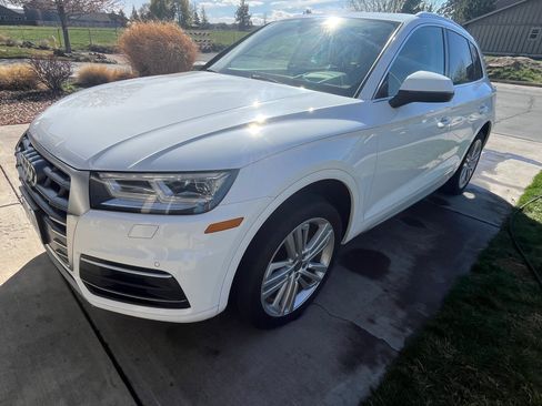 Used 2018 Audi Q5 Prestige w/ Prestige Package image 2