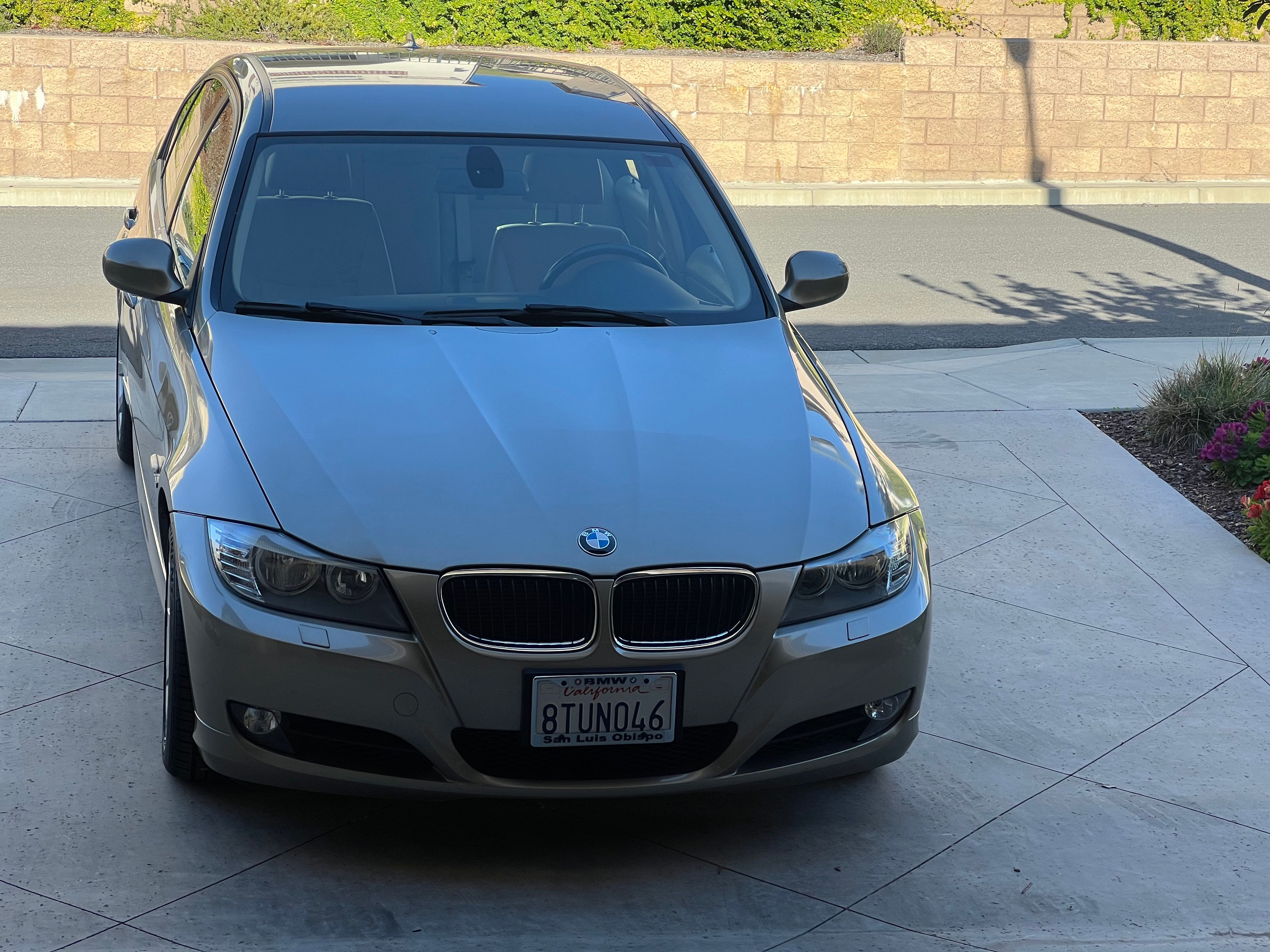 Used 2011 BMW 328i xDrive Sedan AWD/4WD image 2
