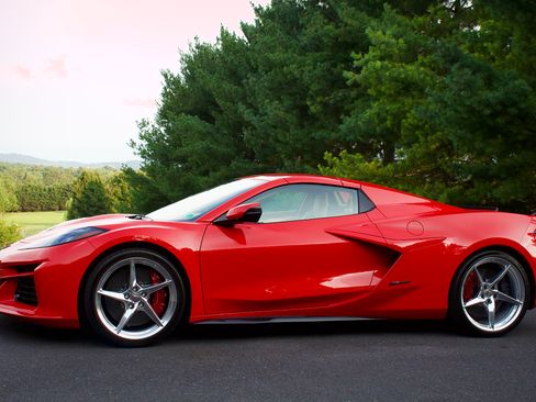 Used 2025 Chevrolet Corvette E-Ray w/ Battery Protection Package AWD/4WD image 2