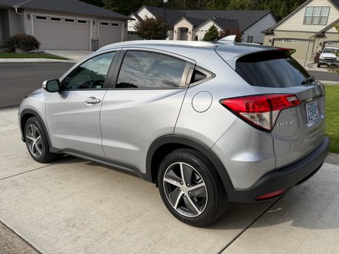 Used 2022 Honda HR-V EX image 4