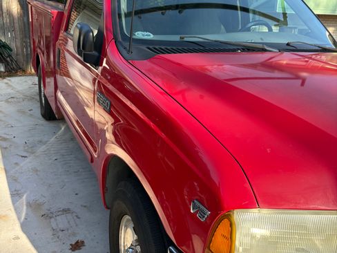 Used 2001 Ford F350 2WD Regular Cab Super Duty image 1