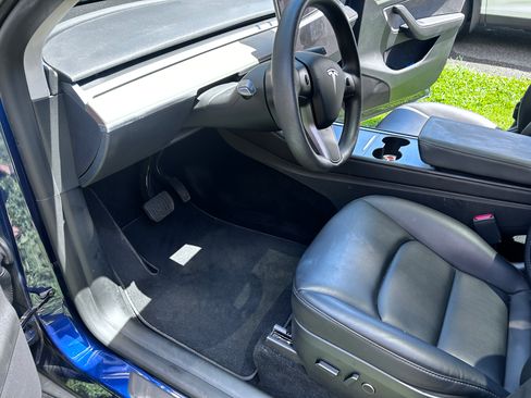 Used 2023 Tesla Model Y Long Range AWD/4WD image 13