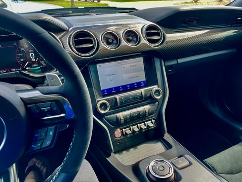 Used 2020 Ford Mustang Shelby GT500 w/ Carbon Fiber Track Pack image 10