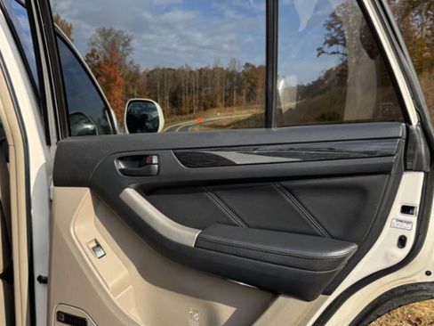 Used 2007 Toyota 4Runner Limited image 26