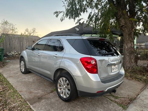 Used 2011 Chevrolet Equinox LT image 10