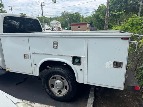 Used 2010 Ford F350 XL AWD/4WD image 4