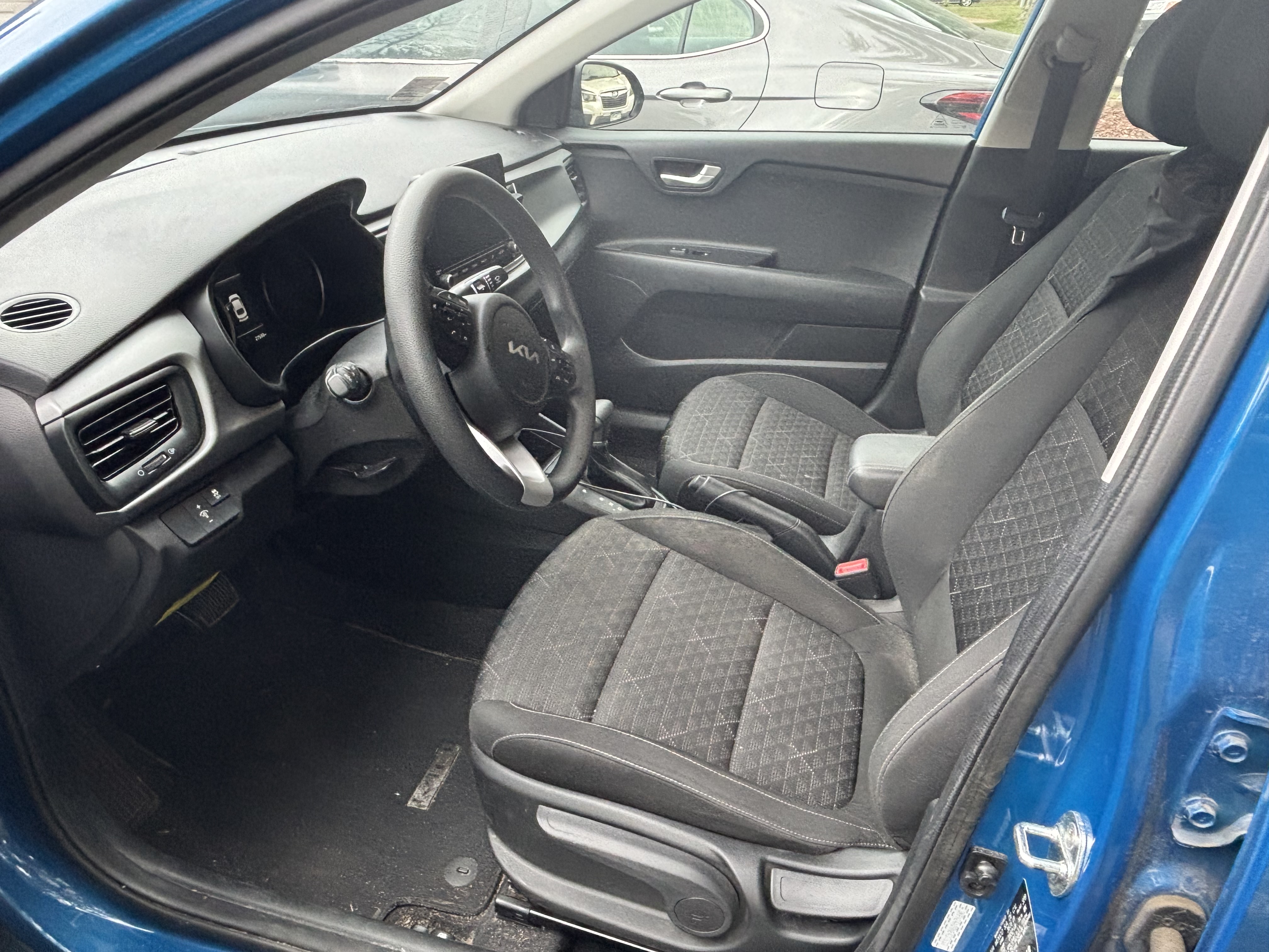 Used 2022 Kia Rio S w/ Technology Package FWD image 4