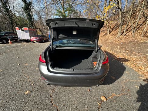 Used 2019 BMW 330i xDrive Sedan w/ Premium Package image 9