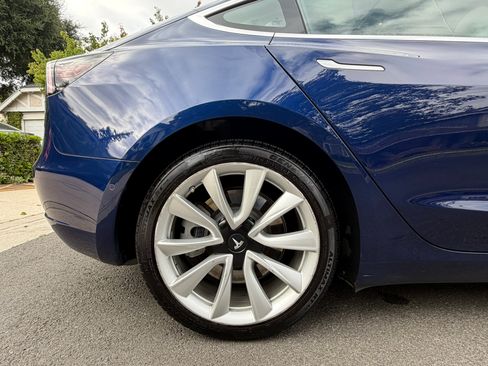 Used 2018 Tesla Model 3 Long Range AWD/4WD image 14