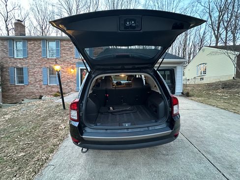 Used 2016 Jeep Compass 75th Anniversary w/ Power Value Group image 16