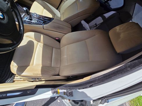 Used 2012 BMW 528i xDrive Sedan image 10