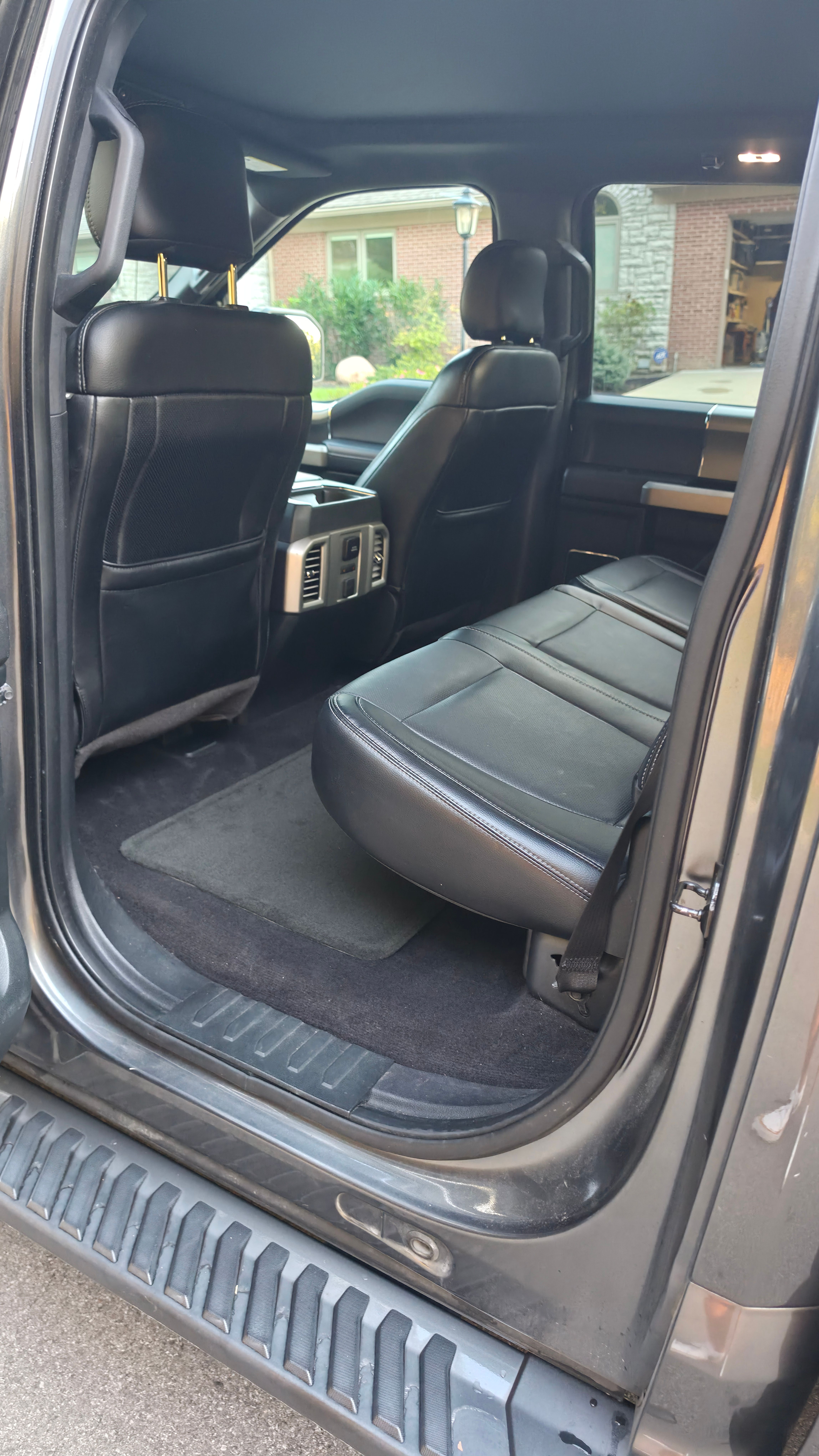 Used 2016 Ford F150 Lariat w/ Equipment Group 502A Luxury AWD/4WD image 12
