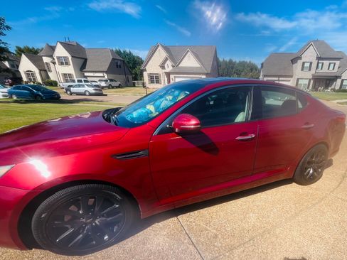 Used 2011 Kia Optima EX w/ Premium Pkg FWD image 2