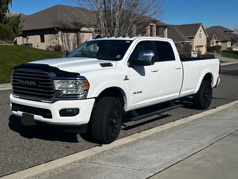 Used 2023 RAM 3500 Limited image 2