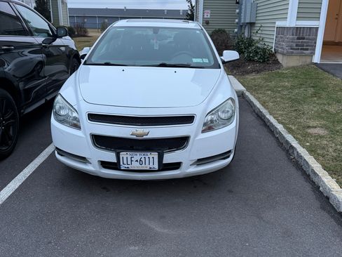 Used 2009 Chevrolet Malibu LT w/ Sun and Wheel Package image 4