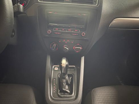 Used 2015 Volkswagen Jetta SE image 13