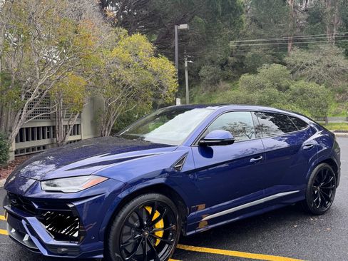 Used 2019 Lamborghini Urus image 1