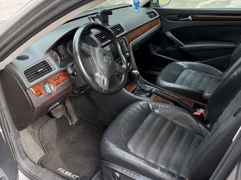 Used 2012 Volkswagen Passat 2.5 SEL Premium image 5