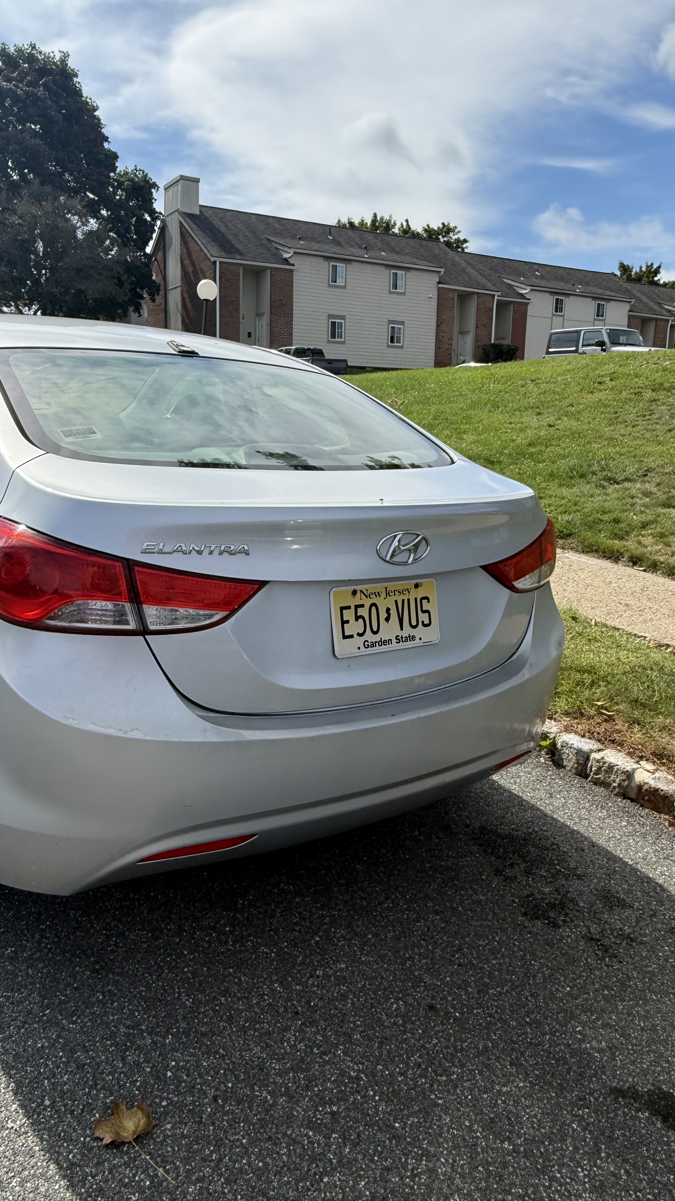 Used 2011 Hyundai Elantra GLS FWD image 5