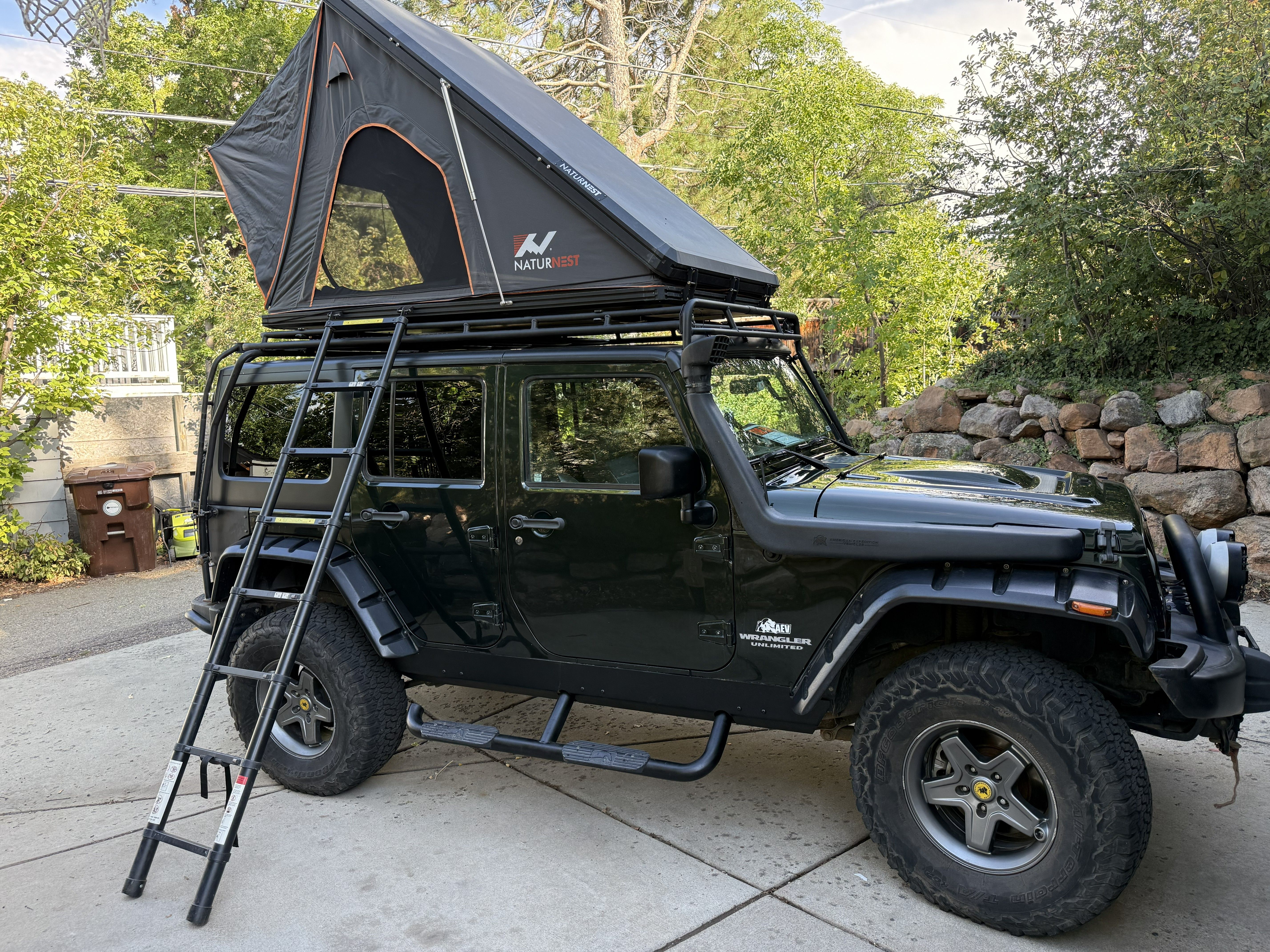 Used 2010 Jeep Wrangler Unlimited Rubicon w/ Dual Top Group AWD/4WD image 30