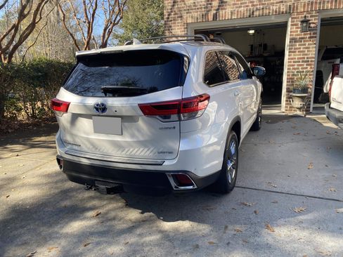 Used 2019 Toyota Highlander Limited Platinum image 9