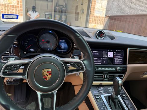 Used 2021 Porsche Macan S AWD/4WD image 10