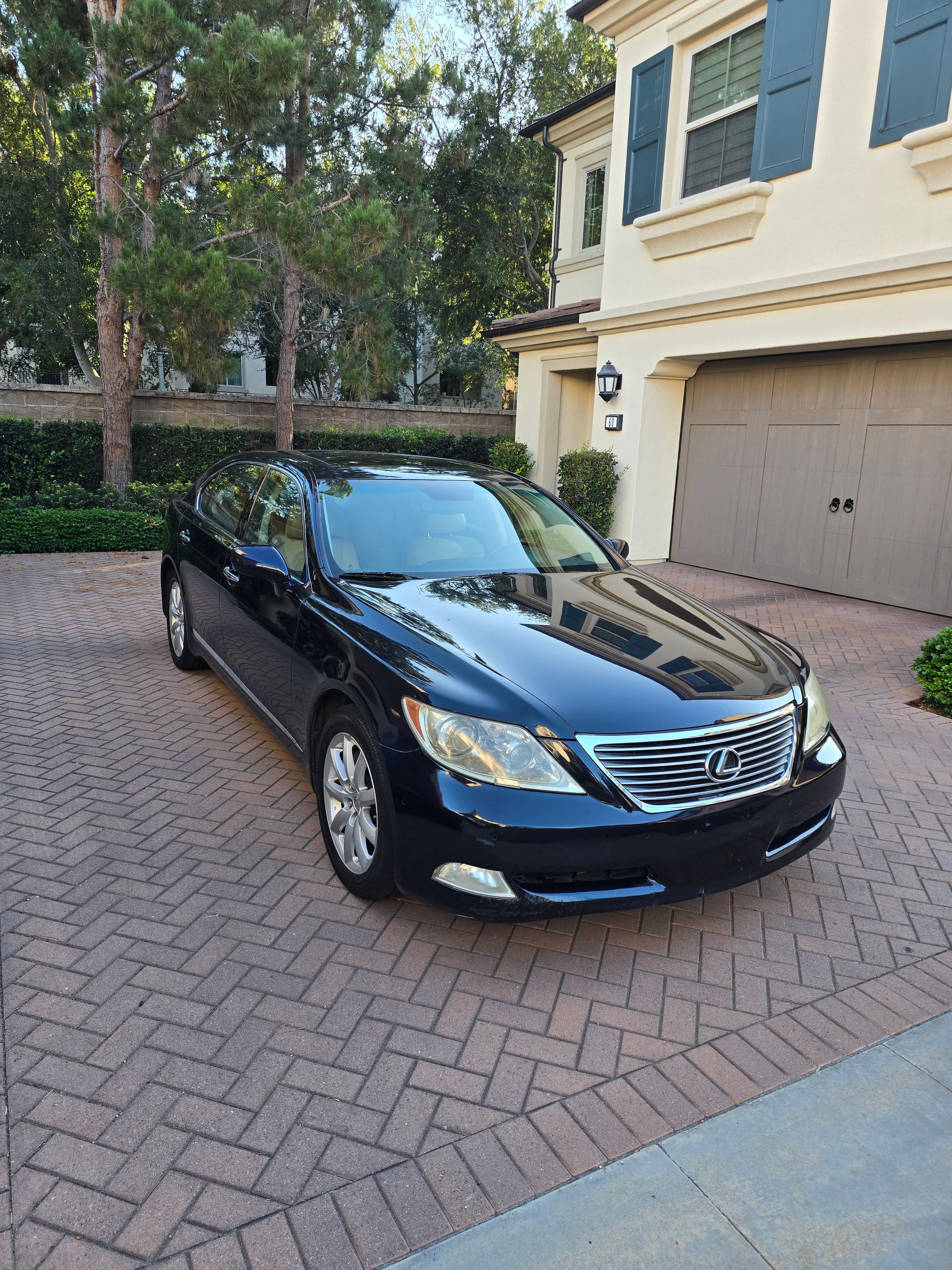 Used 2007 Lexus LS 460 L RWD image 2