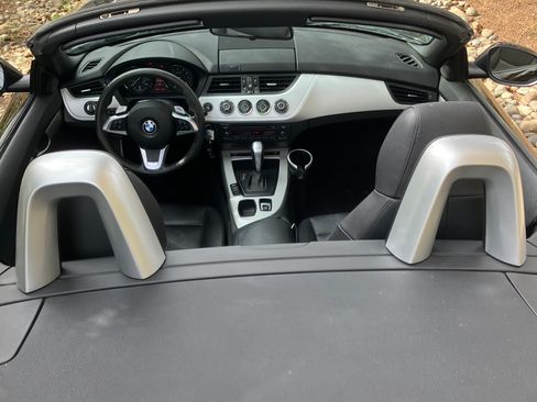 Used 2009 BMW Z4 sDrive30i RWD image 6