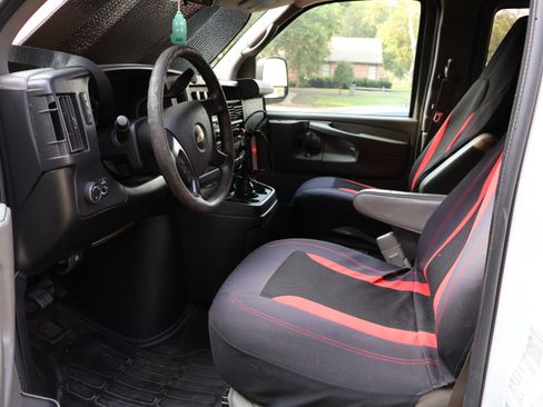 Used 2014 Chevrolet Express 3500 LT w/ LT Preferred Equipment Group image 6